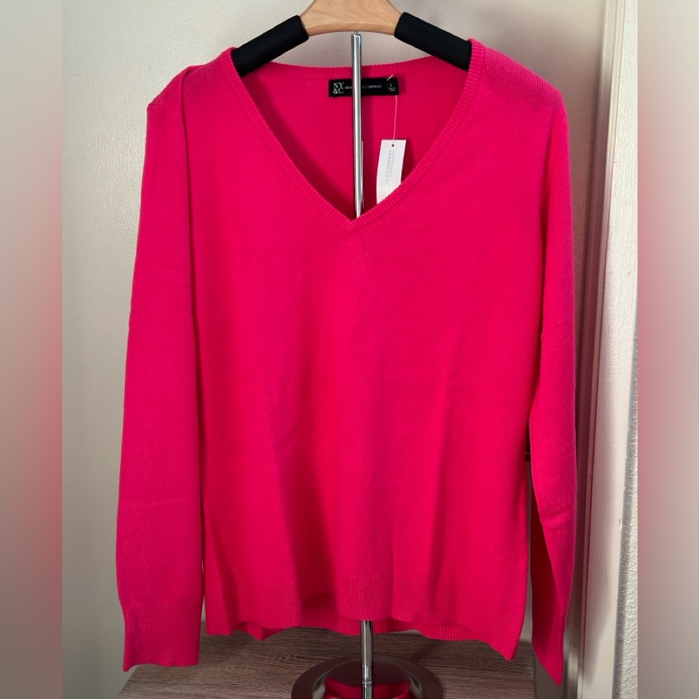 NY&C - Women’s Long Sleeve V-Neck Pullover Sweater